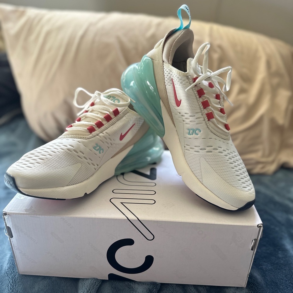 Brand New rare color Copa Gypsy Rose Rattan Nike Air Max 270's never worn.